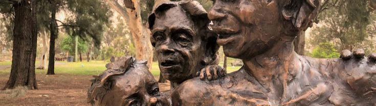 Forbes sculpture trail - Indigenous family in sculpture