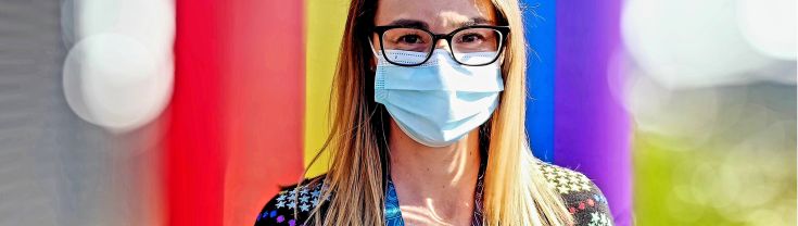 Nurse wearing a face mask