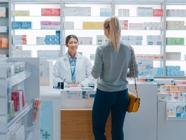 woman-at-pharmacy_photo
