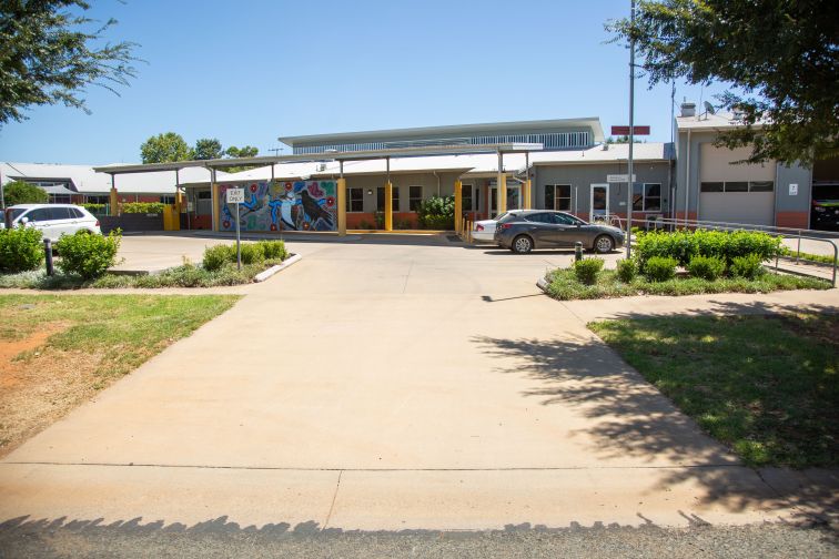 looking up driveway of Nyngan health service towards the building entrance