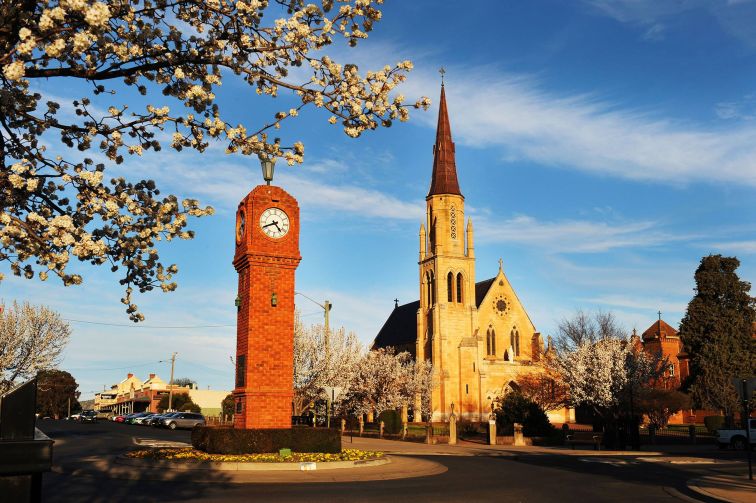 sunrise on the Mudgee town clock road juntion