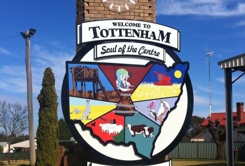 Tottenham welcome sign