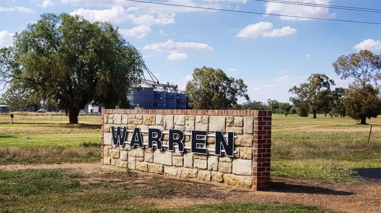 Warren town sign