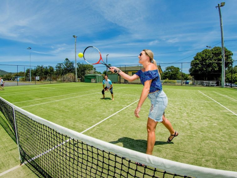 Tennis at the South West Rocks Country Club, Macleay Valley Coast