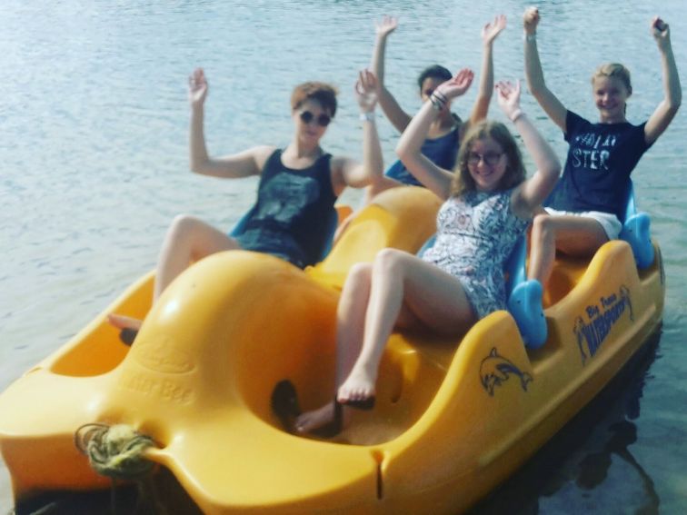 Paddle boats Happy Days with your besties