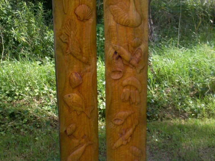 wood carvers pole