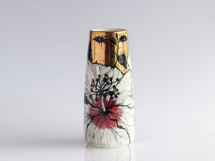 ceramic-art-studio-tall-gold-lustered-vessel-phillip-island-hibiscus
