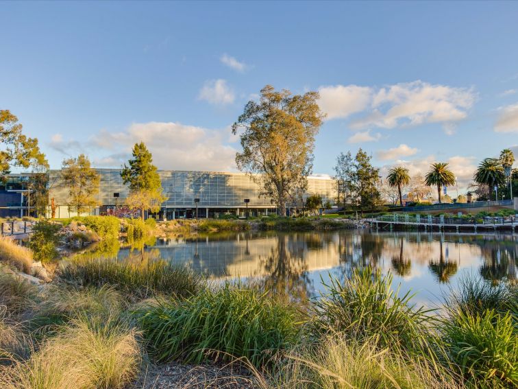 Civic Centre, Wollundry Lagoon, Wagga Wagga