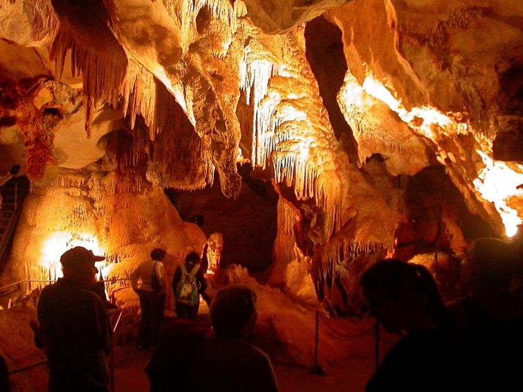 Careys Cave tour