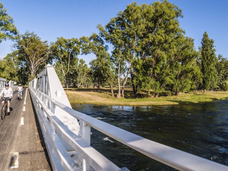 Junction Bridge in Tumut, Kosciuszko National Park. Credit, Destination NSW