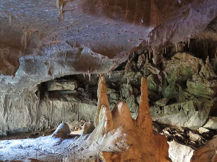 Limstone rock formations inside Abercrombie Caves, Abercrombie Karst Conservation Reserve. Photo: