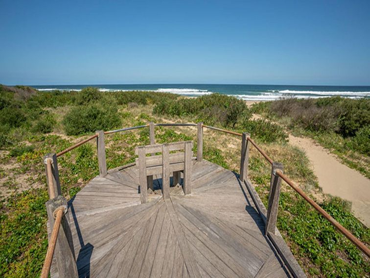 A viewing platform overlooking Seven Mile Beach near Beach Road picnic area in Seven Mile Beach