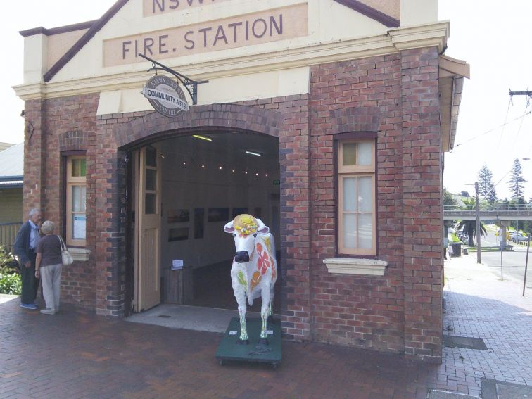 Daisy sculpture outside the old fire station