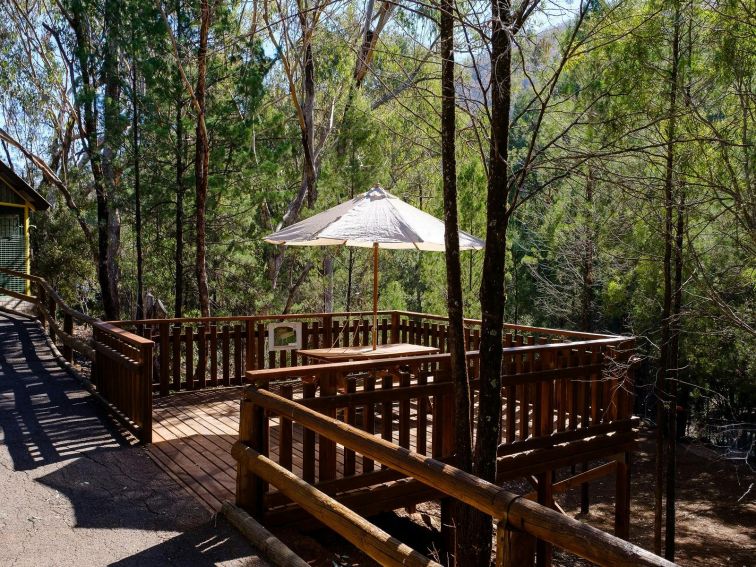 Photo of undercover picnic area as you walk in to the Marsupial Park
