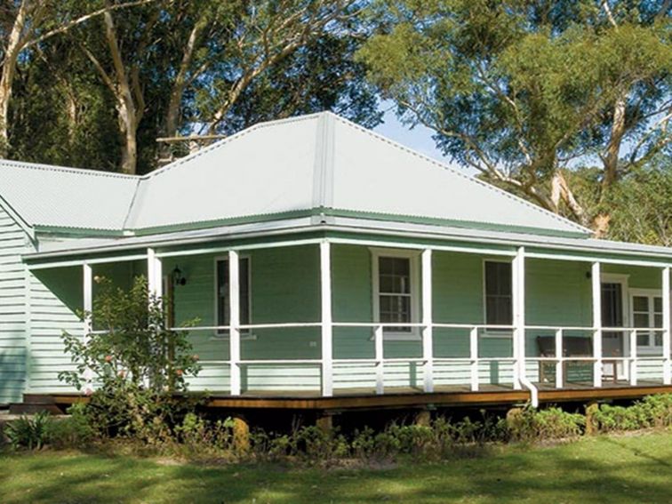 Cutlers Cottage, Myall Lakes National Park. Photo: Michael van Ewijk/OEH