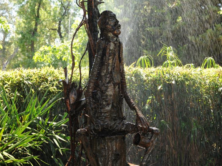Jolly Swagman sculpture, Victory Memorial Gardens