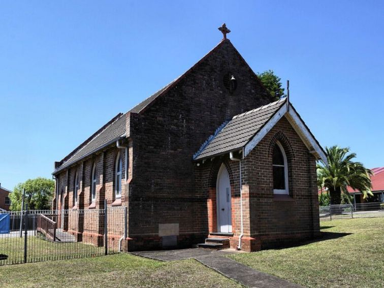 Minto Anglican Church original building