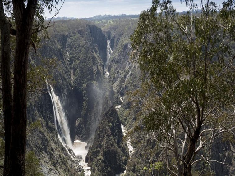Wollomombi and Chandler Falls, Oxley Wild Rivers National Park. Photo: Leah Pippos/DPIE