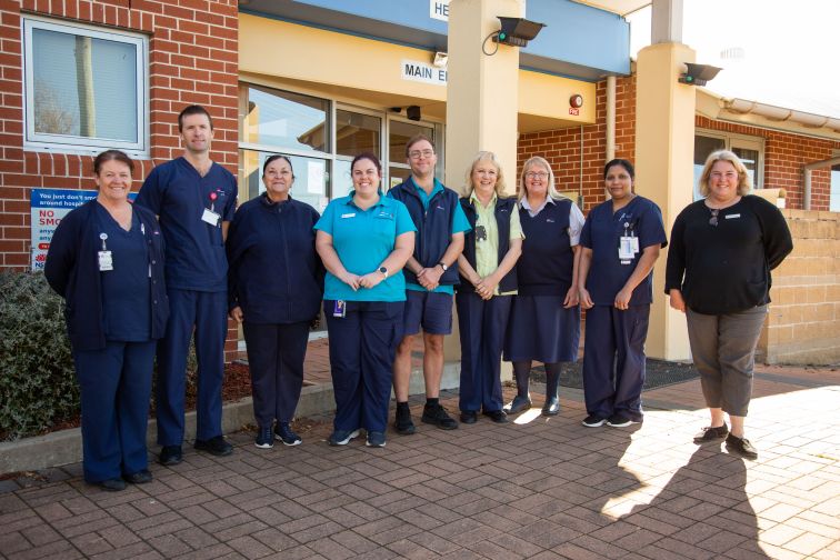 Oberon staff standing out the front of the hospital